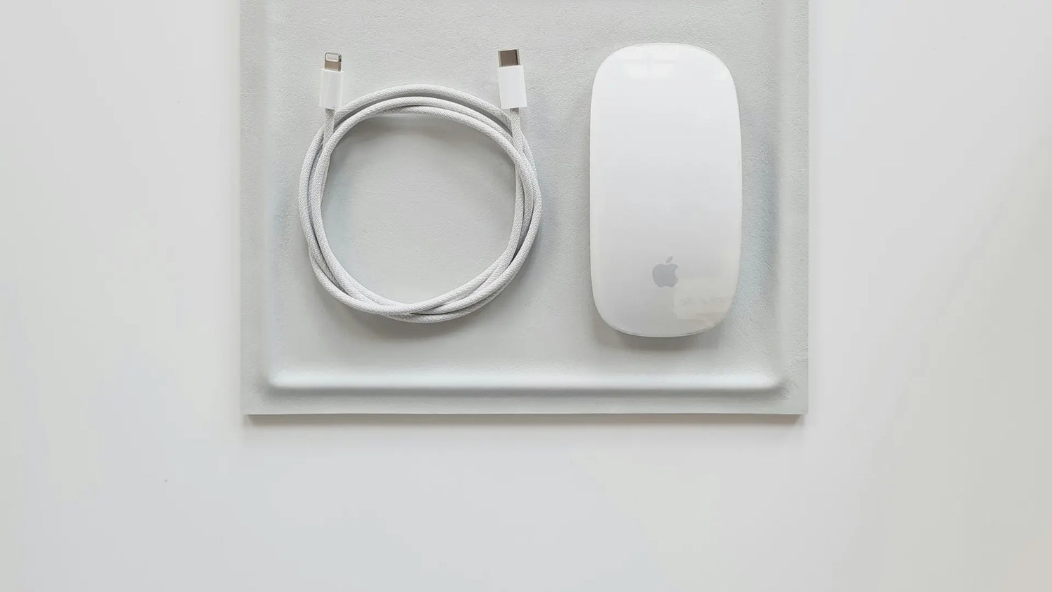 how to charge an apple mouse