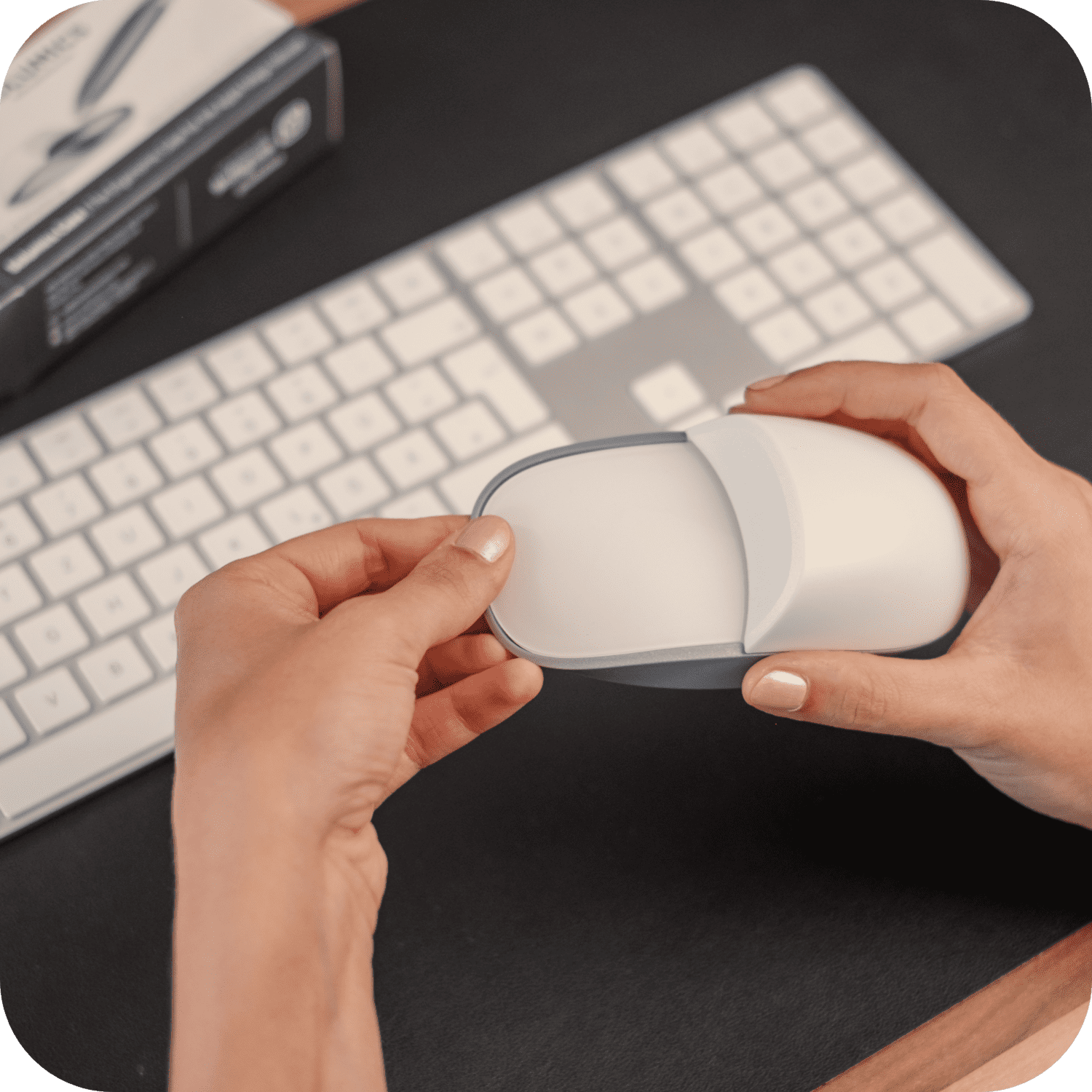  FIDECO Mouse Dock, Compatible with Apple Magic Mouse 2, Mouse  Grip for Magic Mouse, Ergonomic Design, Increase Comfort and Full Control :  Electronics
